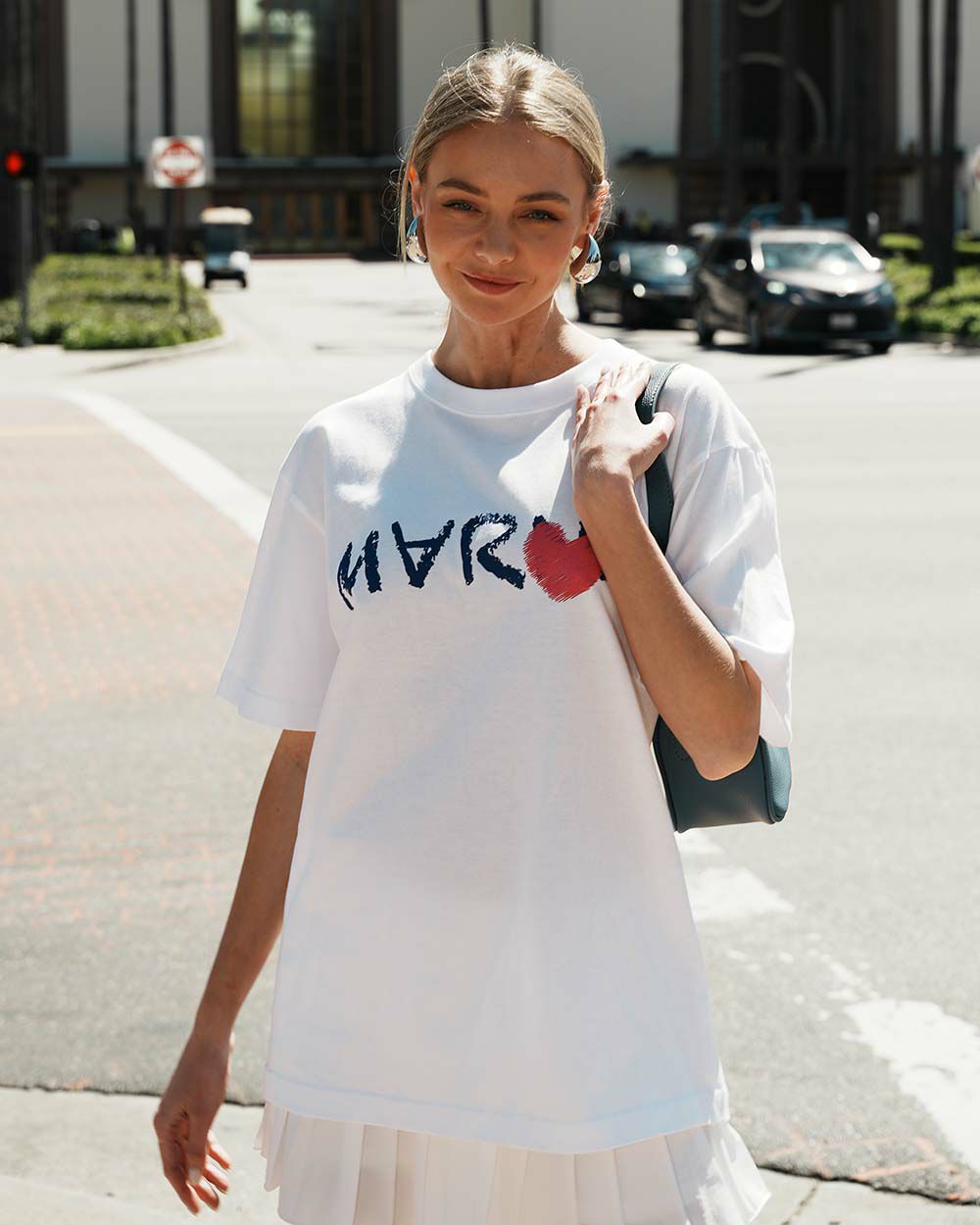 MVRNI Tシャツ