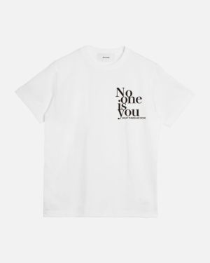 No One Is You Tシャツ